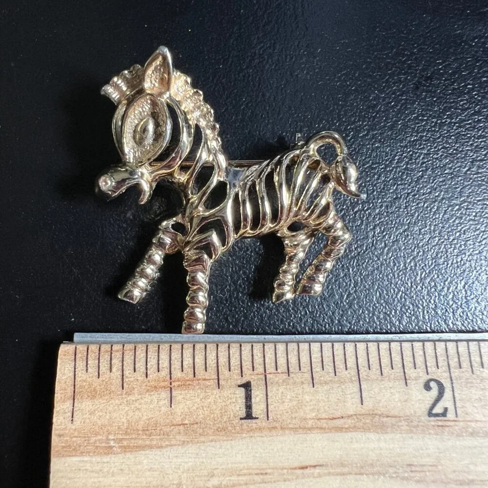 Vintage Sarah Coventry Zebra Brooch Open Gold Tone‎ Horse Figural Pin